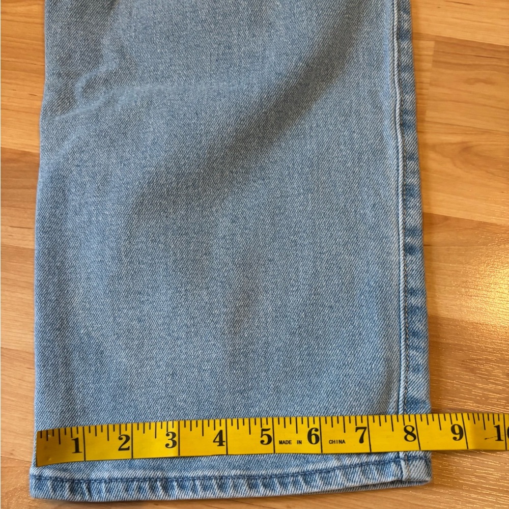 Hollister Distressed Ultra High-Rise Dad Jeans - Picture 3 of 9